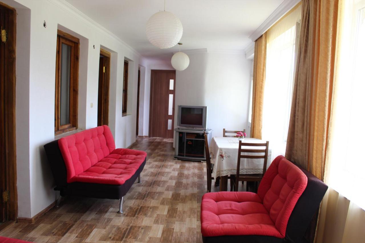 Guest House Racha แอมโบรเลารี ภายนอก รูปภาพ