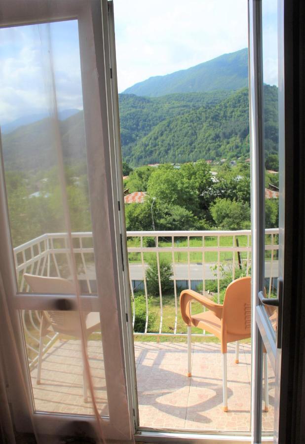 Guest House Racha แอมโบรเลารี ภายนอก รูปภาพ