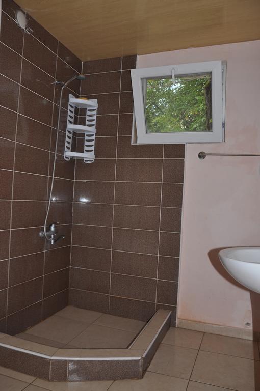 Guest House Racha แอมโบรเลารี ภายนอก รูปภาพ